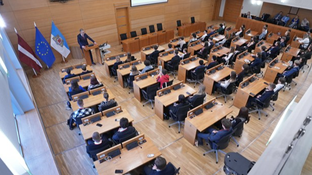 Nevalstiskās organizācijas aicinātas balsot par kandidātiem uz vakanto vietu Rīgas domes Jaunatnes lietu konsultatīvajā komisijā