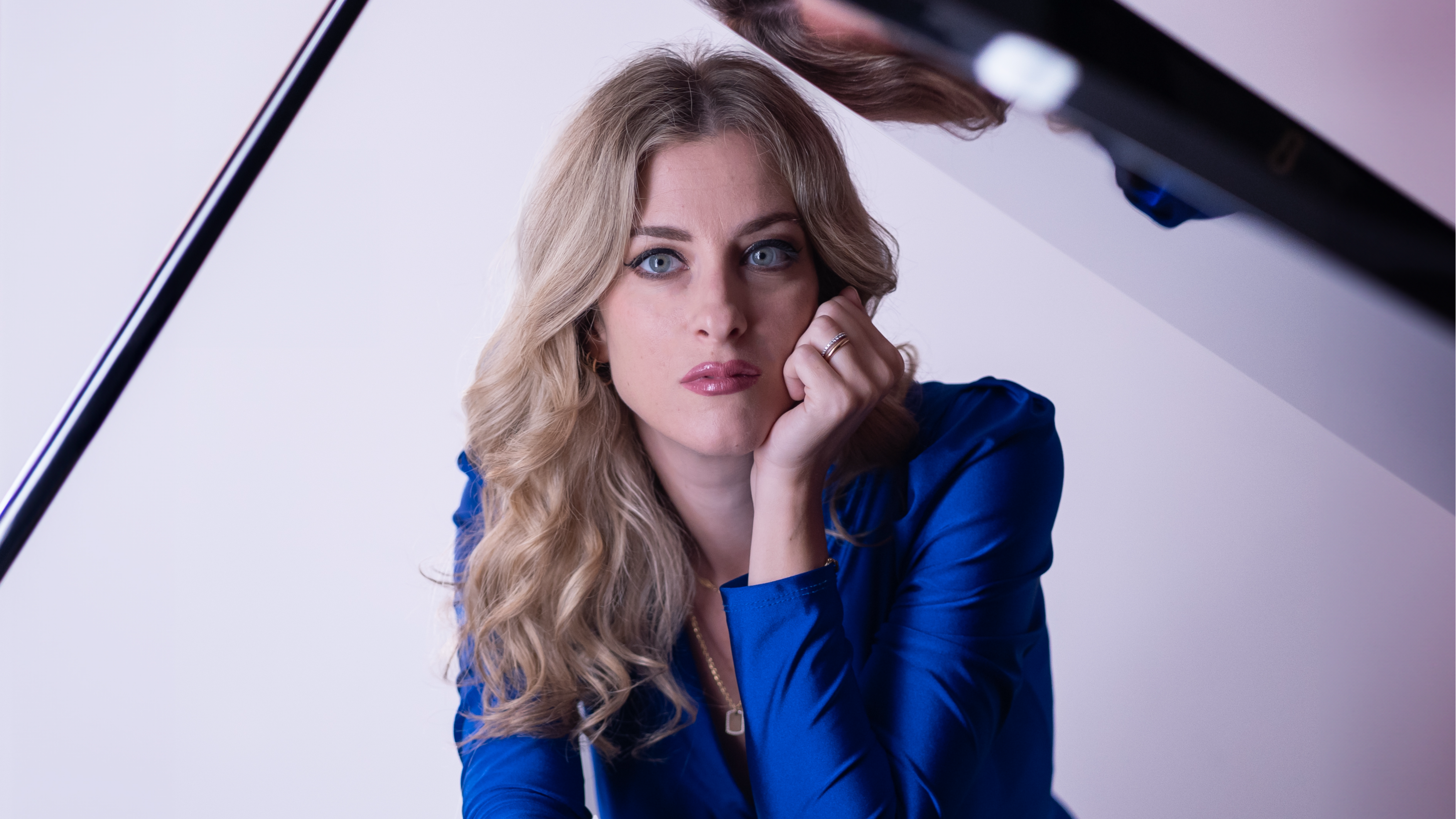 Pie klavierēm džeza pianiste Frančeska Tandoi 