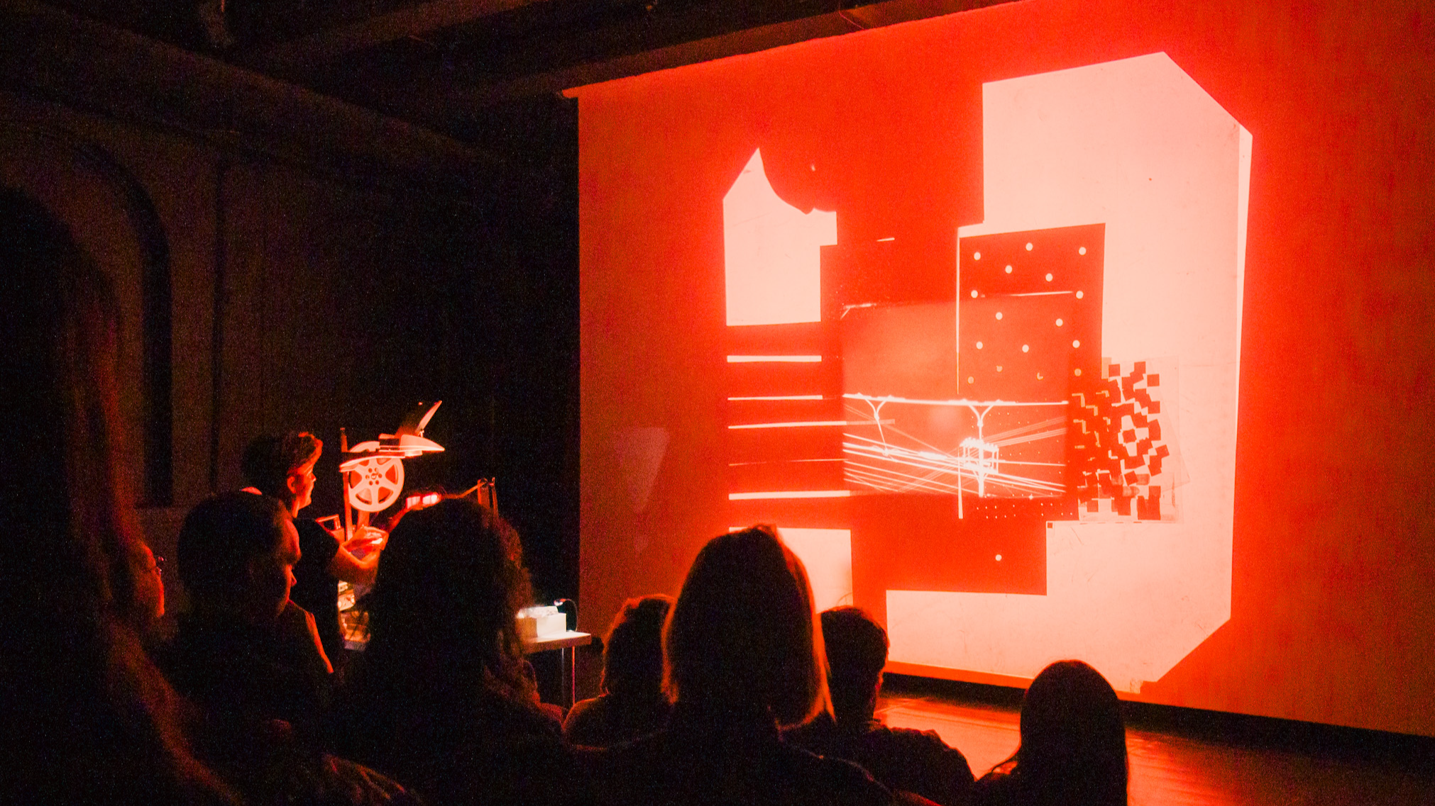 Fantasmagorijas un analogi eksperimenti. Sākas sestais eksperimentālais kino festivāls "Process"