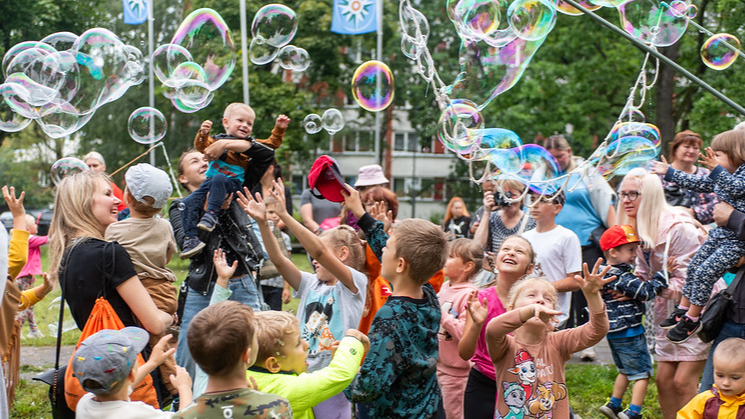 Rīga aicina svinēt Māmiņdienu ar koncertiem, radošām darbnīcām un festivālu