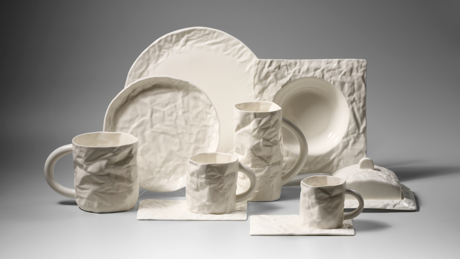 Rīgas Porcelāna muzeja pirmā direktora un dibinātāja Jāņa Roņa personālizstāde “Piebalgas Porcelāna Fabrikas” 