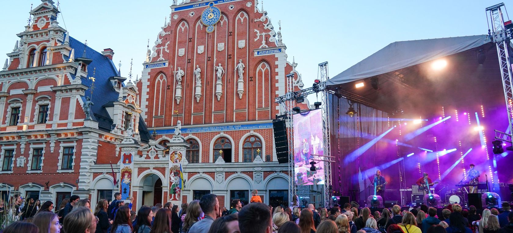 Zinību dienas koncerts Rātslaukumā