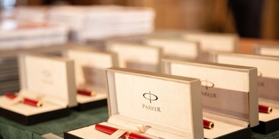 Pasniegtas Rīgas pašvaldības balvas “Zelta pildspalva” labākajiem  skolotājiem un “Zelta stipendija” izcilākajiem skolēniem